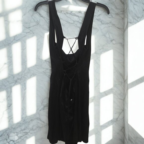 Black Satin Lace-Up Back Mini Dress – Sleek Fit, Night Out Glam 🖤 - Picture 1 of 6